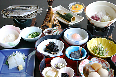 朝食は和定食